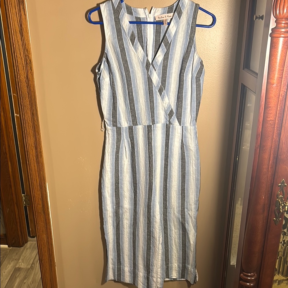 White and Blue Sleeveless jumpsuit